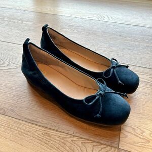 ABEO Cadence Navy Blue Bow Ballet Flats NWOT